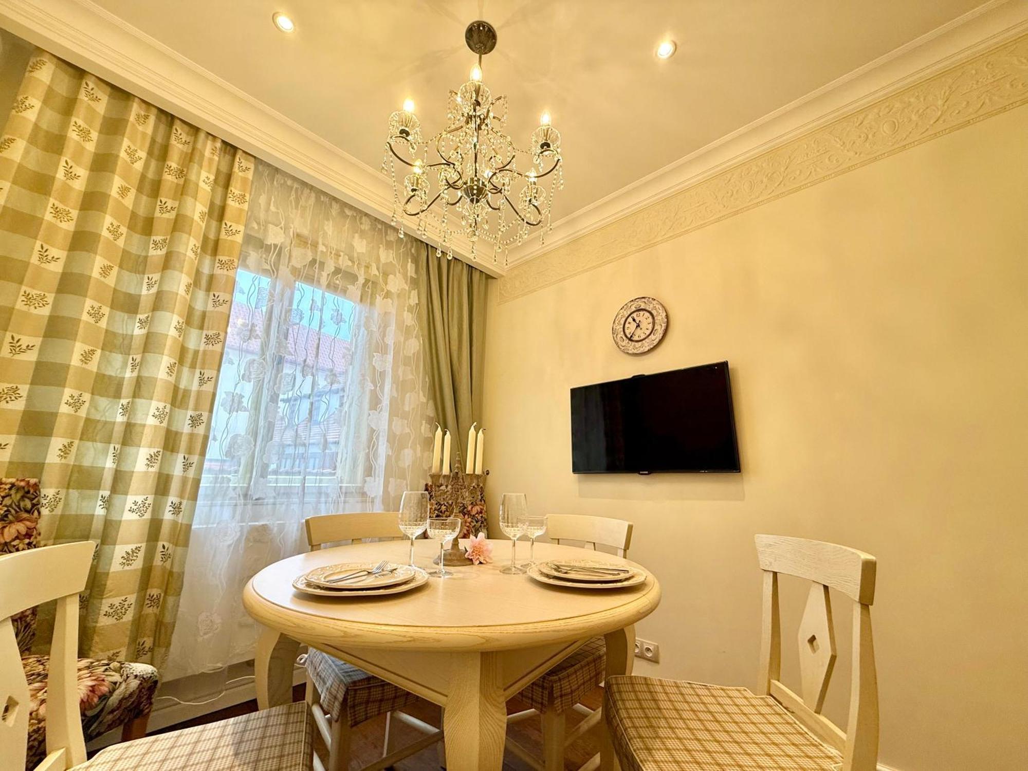 Unique Charles Bridge 2Bdr Apartment. Praga Esterno foto