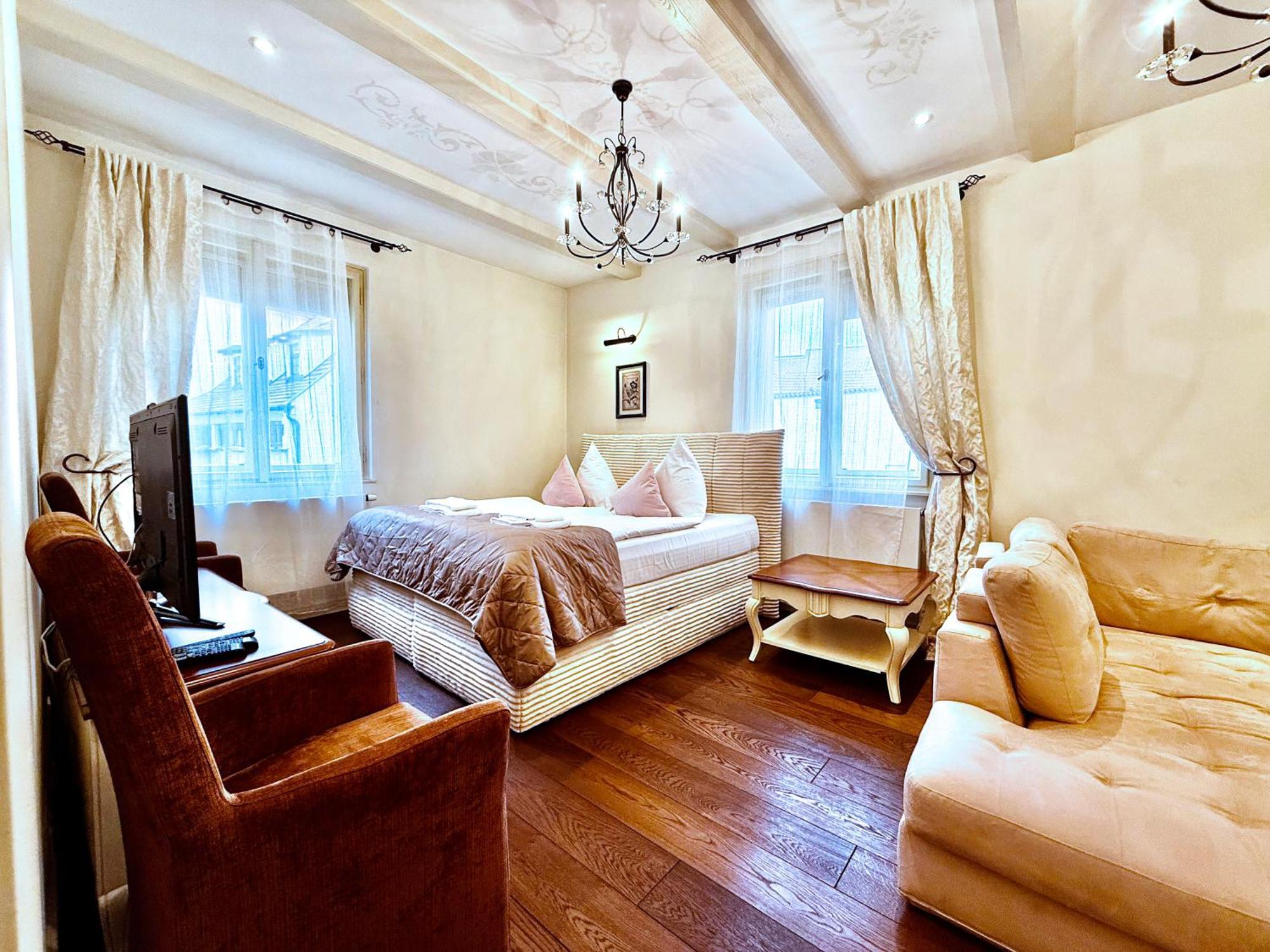 Unique Charles Bridge 2Bdr Apartment. Praga Esterno foto