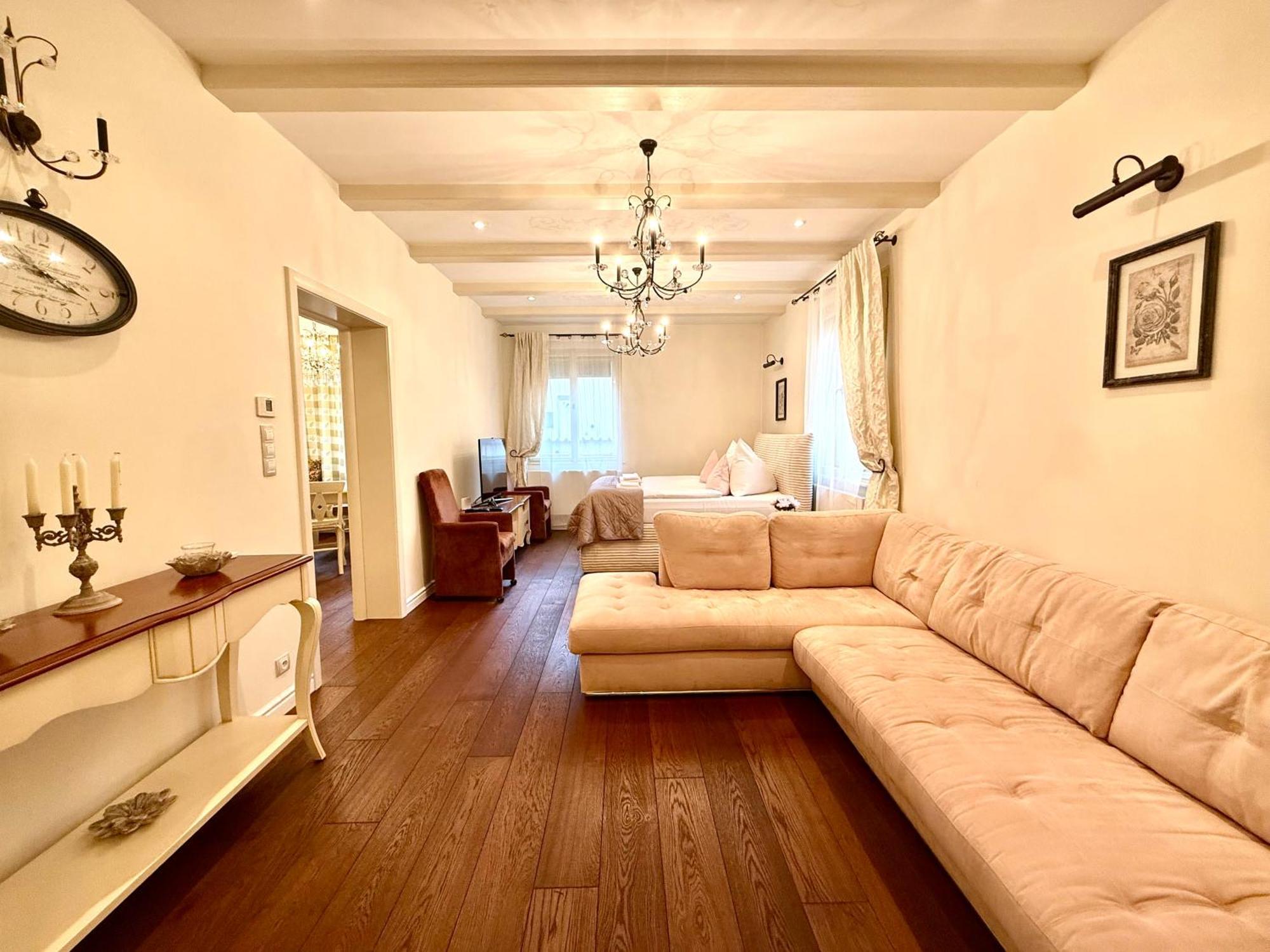 Unique Charles Bridge 2Bdr Apartment. Praga Esterno foto