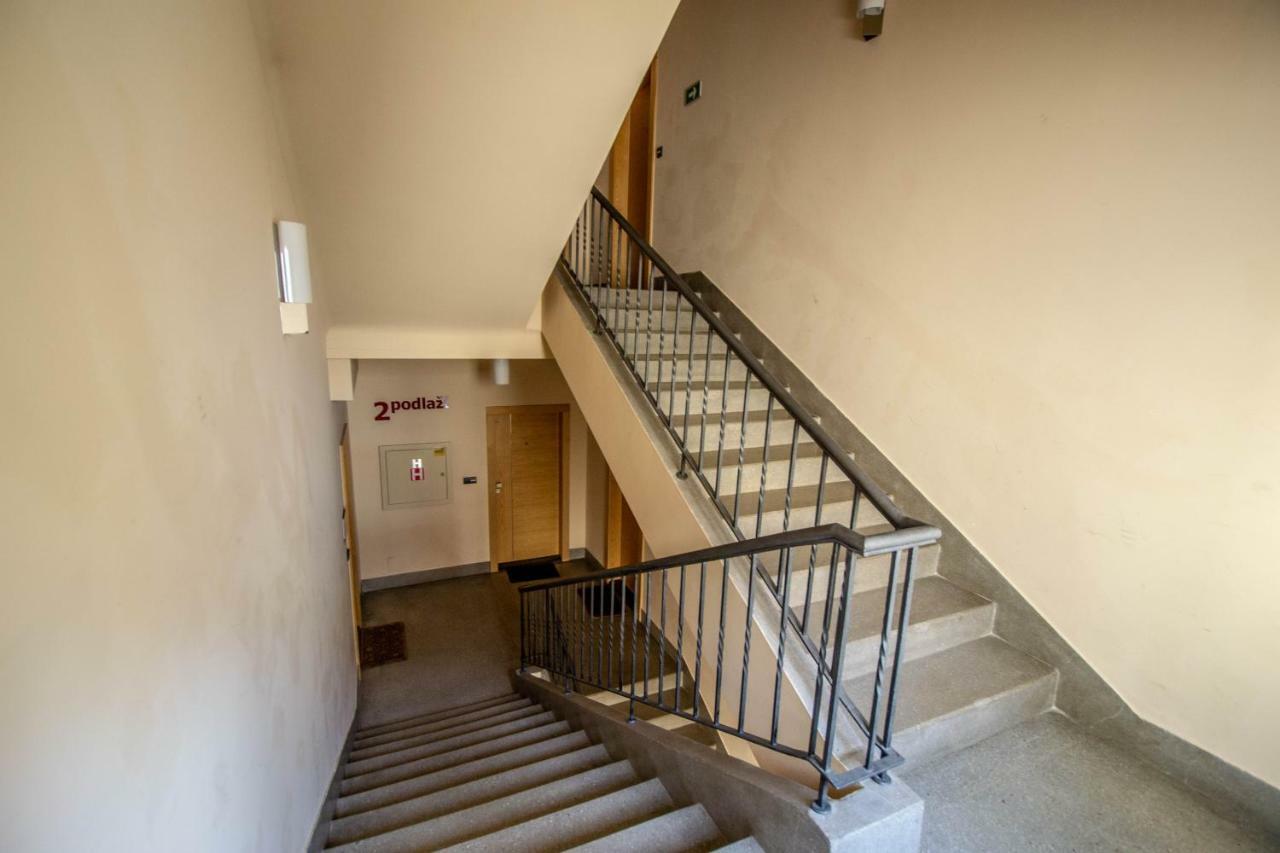 Unique Charles Bridge 2Bdr Apartment. Praga Esterno foto