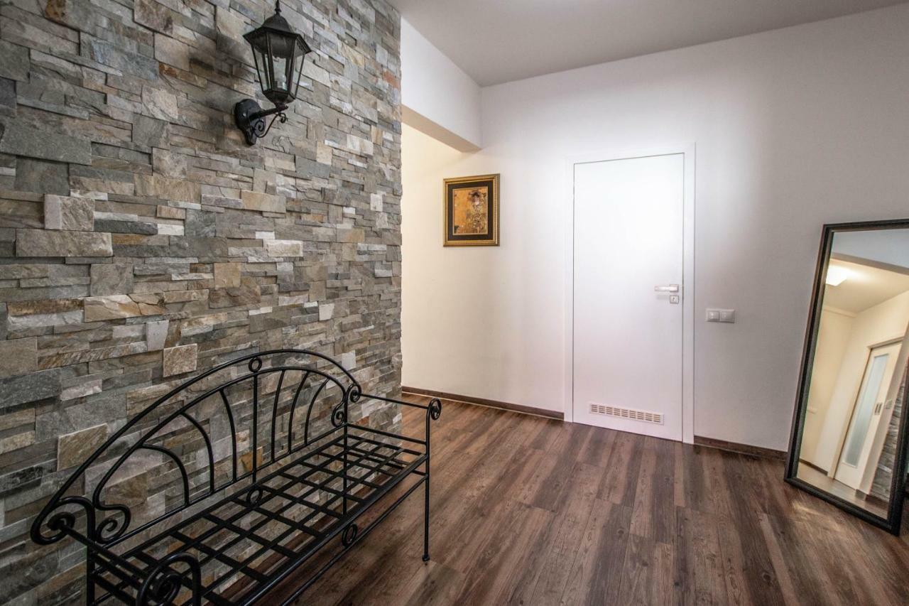 Unique Charles Bridge 2Bdr Apartment. Praga Esterno foto