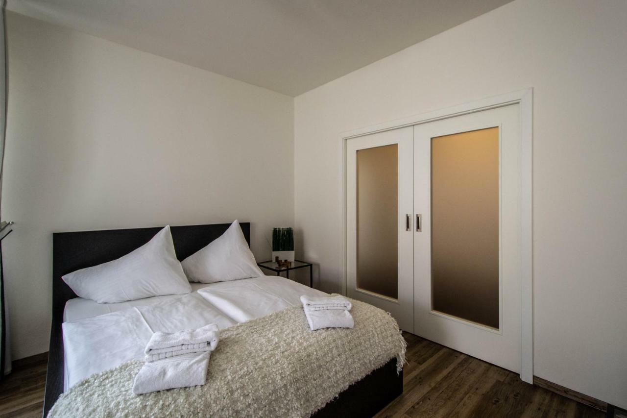 Unique Charles Bridge 2Bdr Apartment. Praga Esterno foto