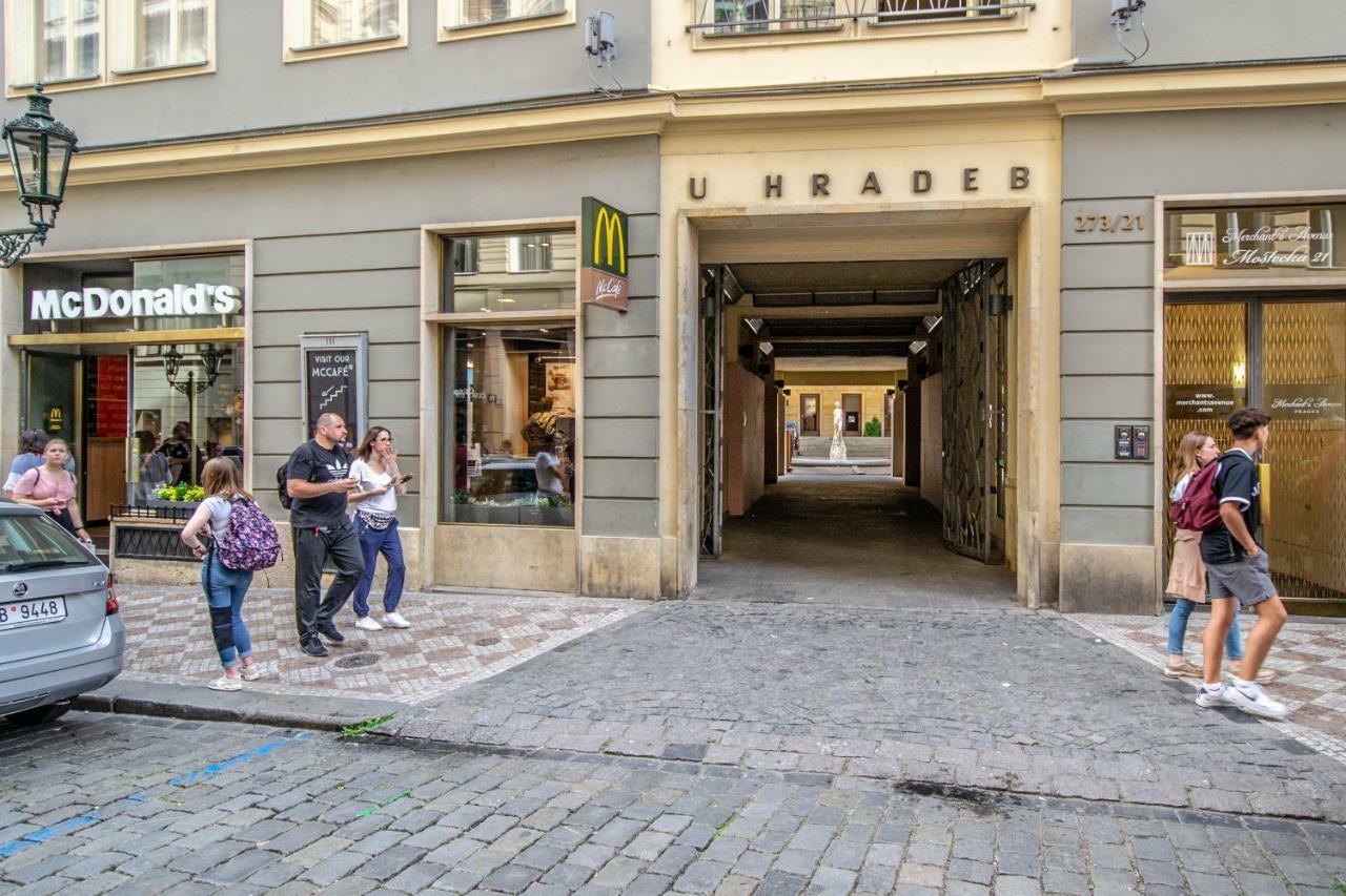 Unique Charles Bridge 2Bdr Apartment. Praga Esterno foto