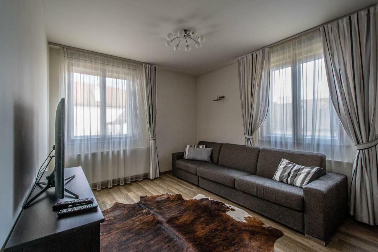 Unique Charles Bridge 2Bdr Apartment. Praga Esterno foto
