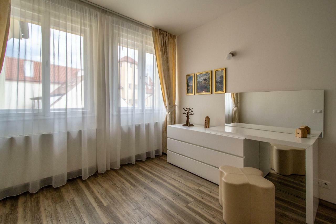 Unique Charles Bridge 2Bdr Apartment. Praga Esterno foto